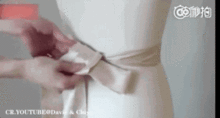 系蝴蝶结的视频,轻松打造时尚造型